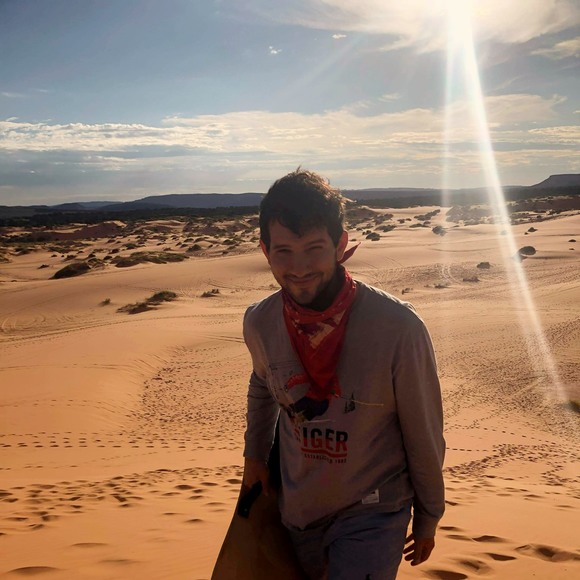 Meet your Posher, Jorge - Picture 1 of 1